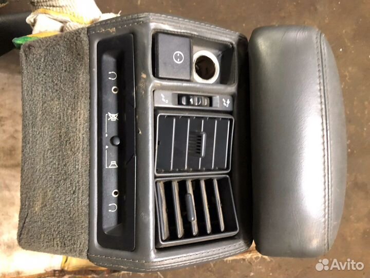 Подлокотник на renault safrane 1