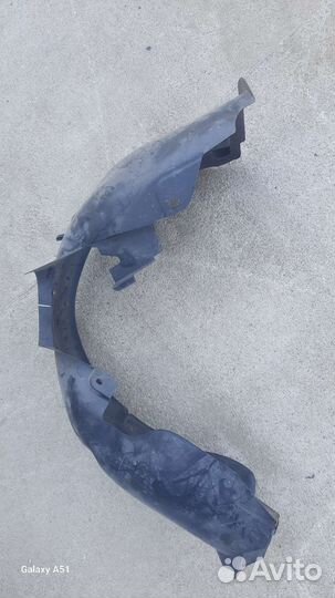 Подкрылок передний правый Citroen C4 b7