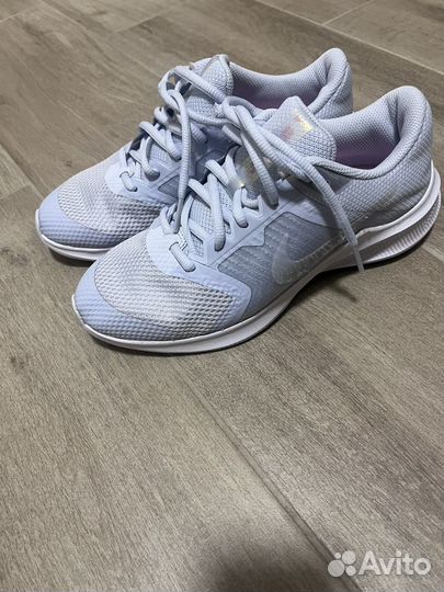Кроссовки Nike женские 37