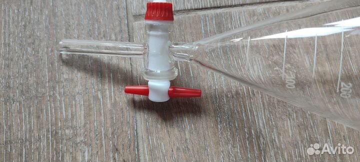 Грушевидная делительная воронка