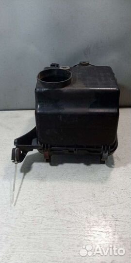 Корпус воздушного фильтра Mitsubishi Galant седан