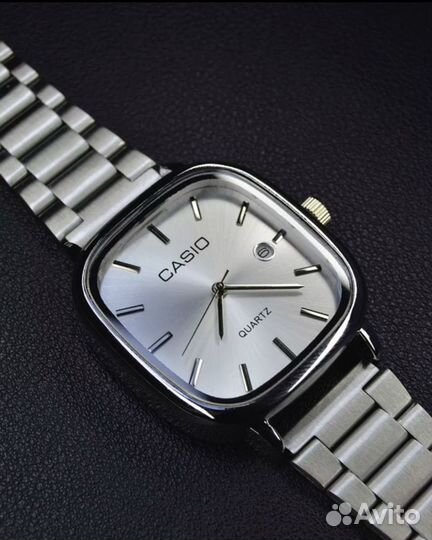 Наручные часы Casio Quartz год гарантия