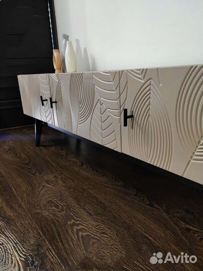 Тумба под тв бежевая 150*36,6*47