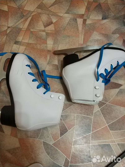 Фигурные коньки р 32