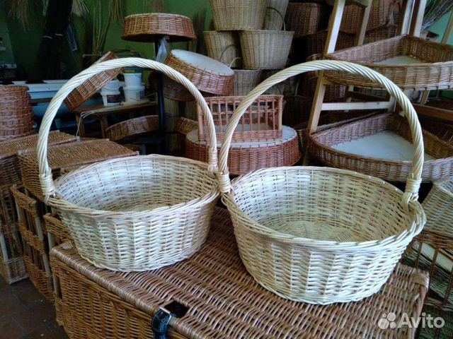 Плетеные из натуральной лозы подарочные корзины