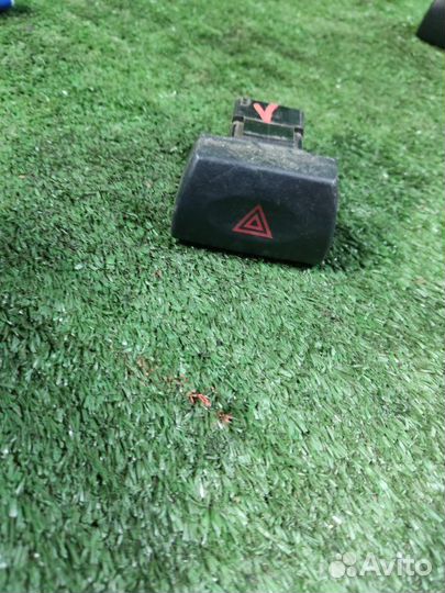 Кнопка аварийной сигнализации LADA Kalina