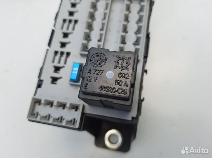 Блок предохранителей багажника Fiat Punto 3