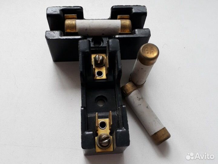 Колодка для предохранителей ппт 10(10А 220V) и пре