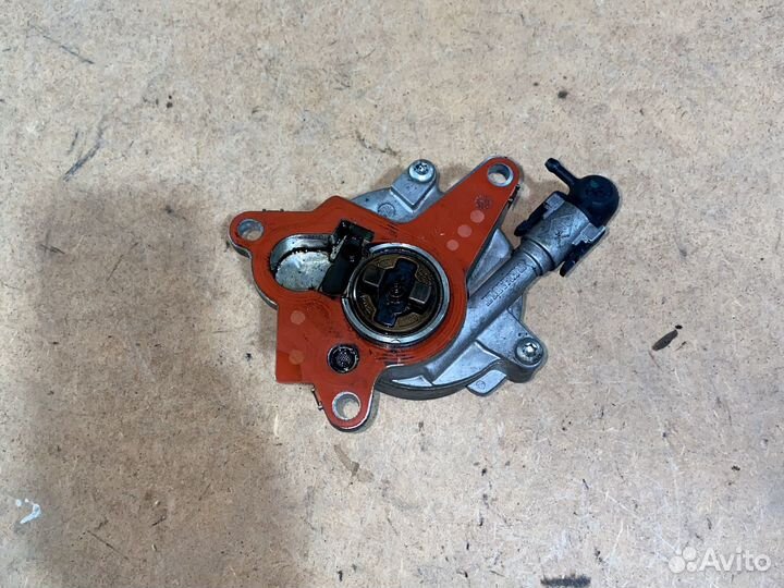 Вакуумный насос Renault 2.0dci M9R Nissan