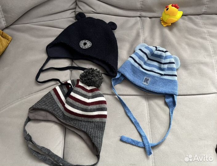 Демисезонные шапки р-р 46-48, на 1 -1.5 года