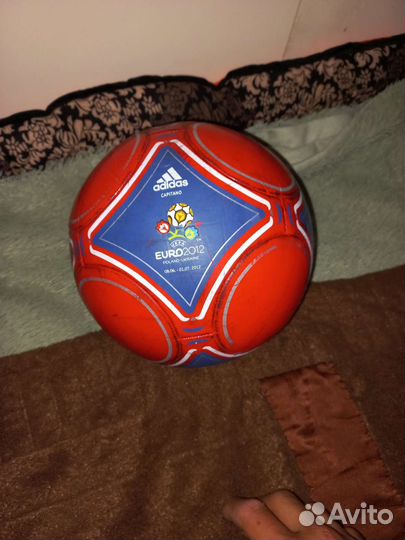 Футбольный мяч adidas