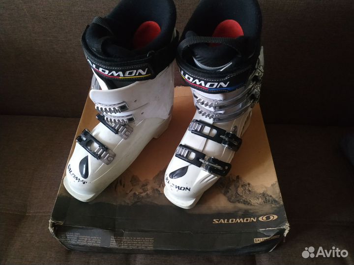 Горные лыжи, горнолыжные ботинки, палки