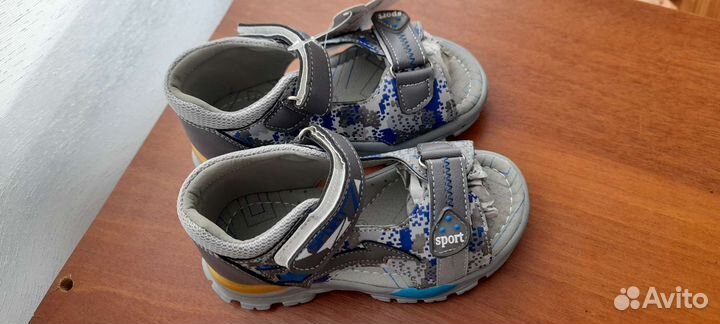 Босоножки 27р новые