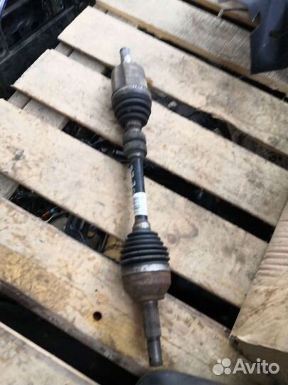 Привод левый Nissan Qashqai 2.0 АКПП 2WD