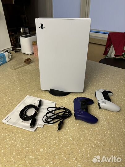 Sony playstation 5 ps5 с дисководом 2 джойстика