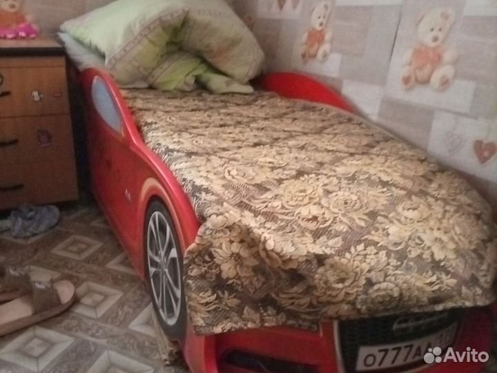 Детская кровать машинка