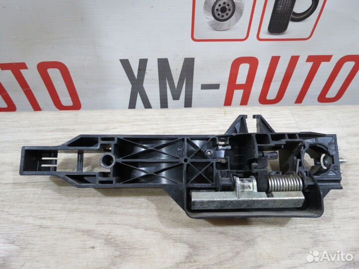 Кронштейн ручки передний правый LADA Vesta