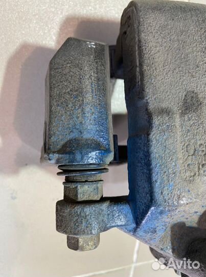 Суппорт передний левый Kia Sportage 2008