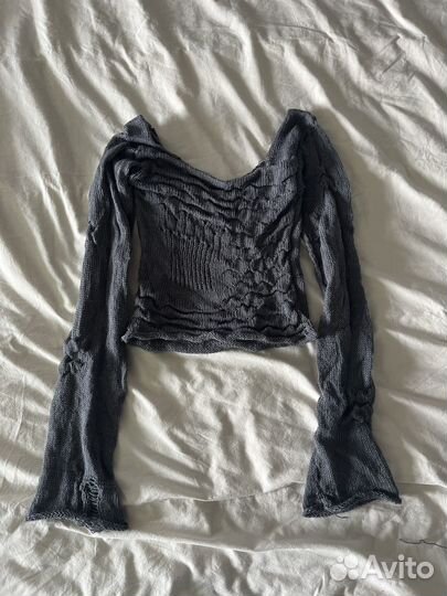 Свитер рваный с волнушками