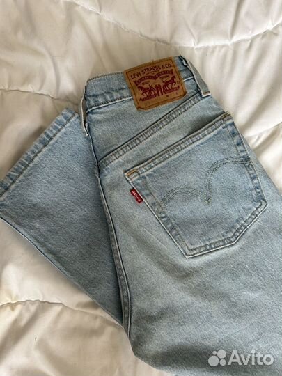 Женские джинсы Levis 501