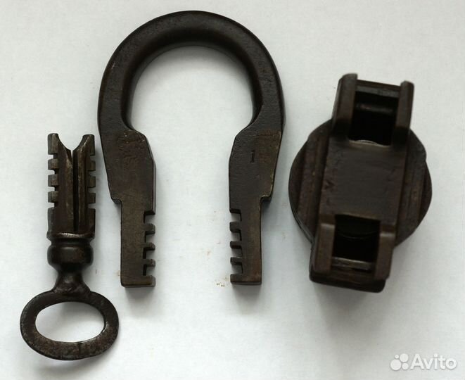 Замок кованый