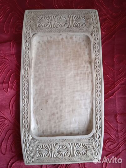 Поднос деревянный в хор. состоянии. Толщина 18мм