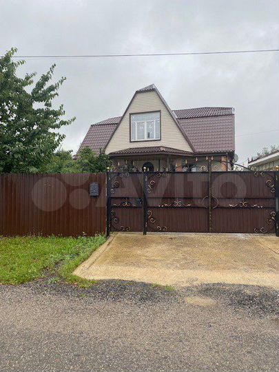 Дом 256 м² на участке 7 сот.