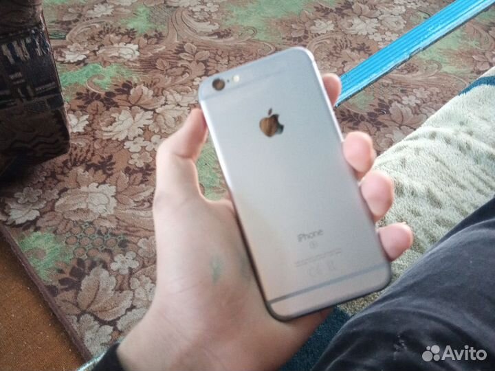 iPhone 6S, 64 ГБ