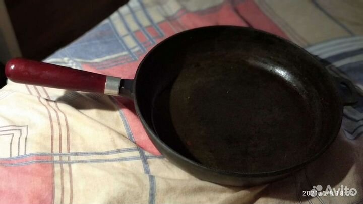 Чугунная сковорода