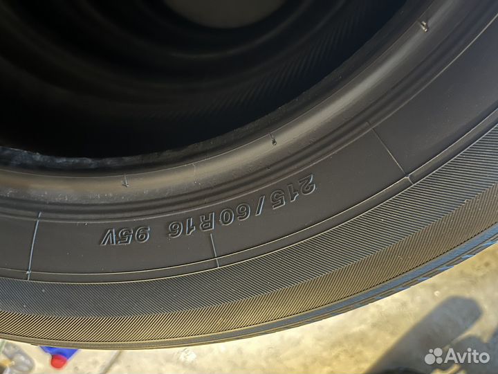 Yokohama BluEarth E70 215/60 R16