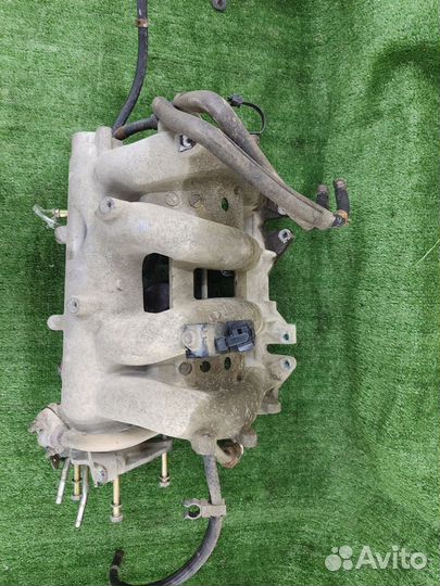 Впускной коллектор Nissan primera P11