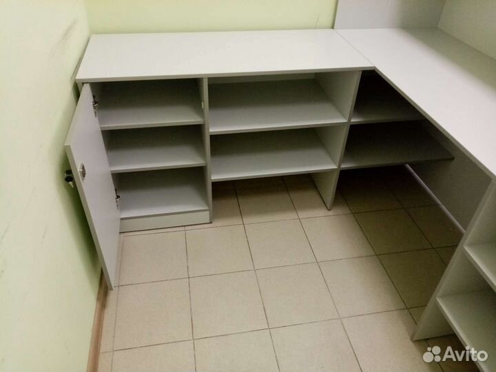 Комплект мебели для пункта выдачи, новый