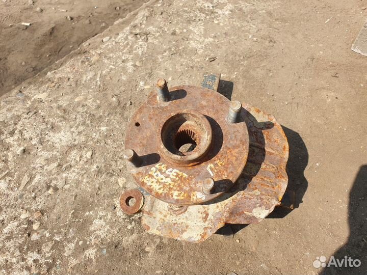 Кулак поворотный передний левый Chevrolet Lacetti