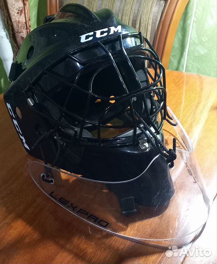 Вратарский хоккейный шлем CCM 7000sr