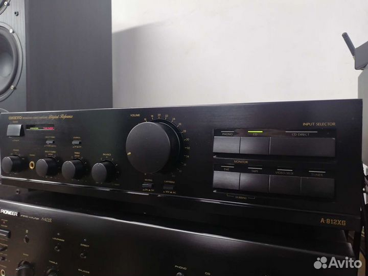 Стерео усилитель Onkyo A812xg