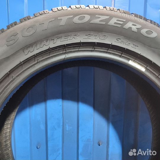 Pirelli Winter Sottozero 210 Serie II 215/60 R17