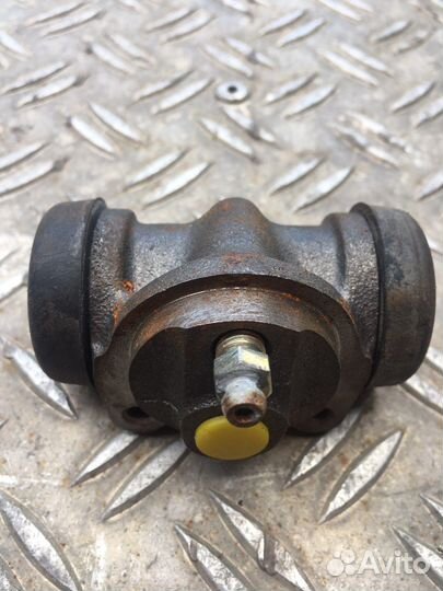Цилиндр тормозной задний renault