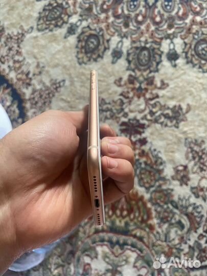 Телефон iPhone 8; 64 gb