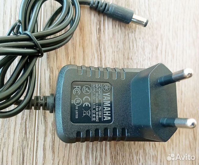 Блок питания Yamaha PSR-F50, PSR-F51: PA-130, PA-3