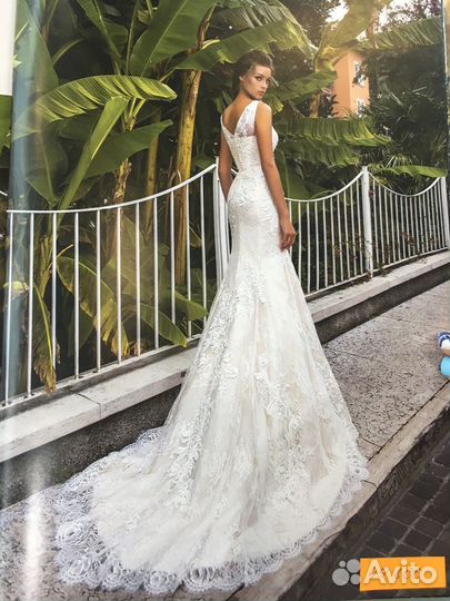 Свадебное платье со шлейфом