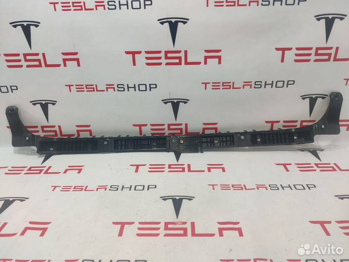 Кронштейн бампера центральный Tesla Model 3 2021