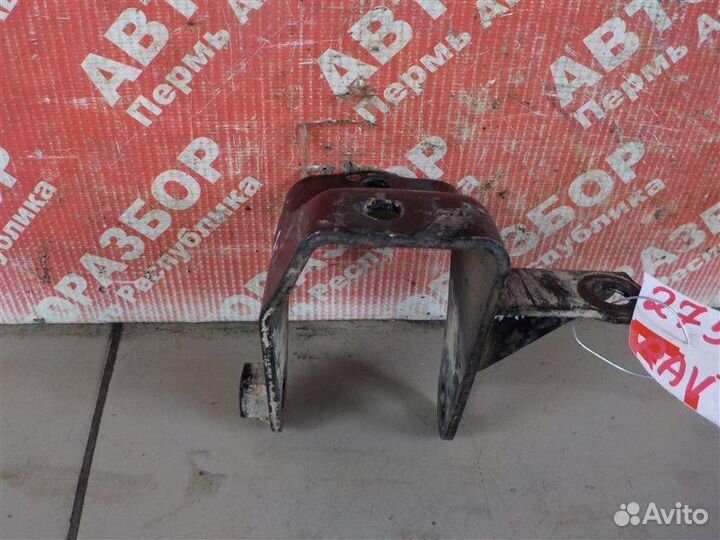 Кронштейн подушки коробки передач задний Toyota