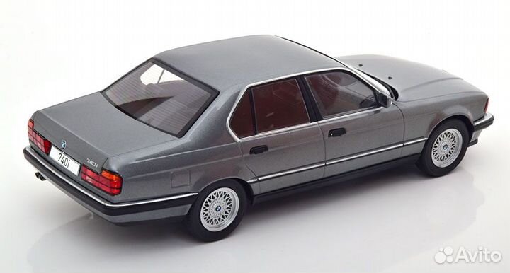 BMW 740i E32 MCG 1:18