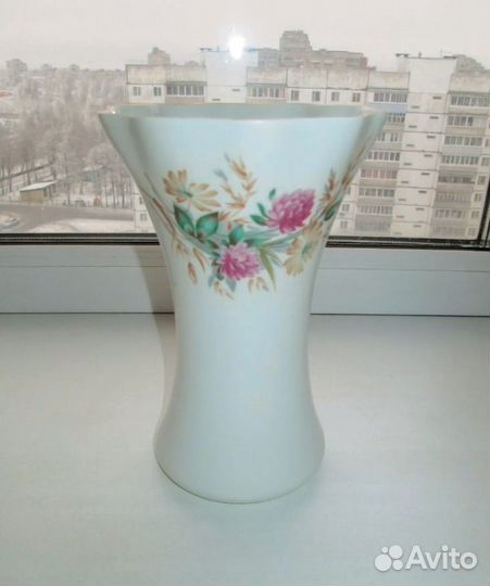 Фарфор. ваза цветы з-д песочное, h -19,5 см, СССР