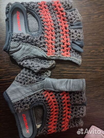 Перчатки