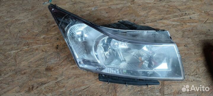 Передняя фара Chevrolet Cruze рест 2013