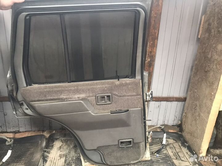 Дверь Terrano 21