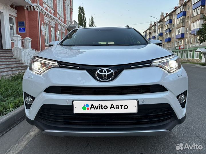 Toyota RAV4 2.2 AT, 2018, 123 447 км