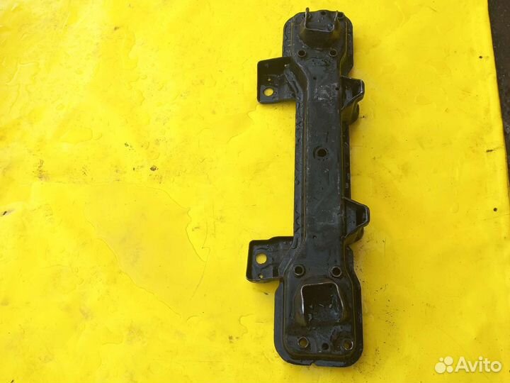 Suzuki grand vitara 2000-2005 передний подрамник