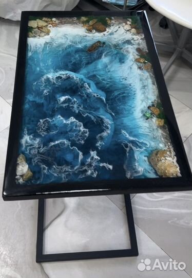 Придиванный столик